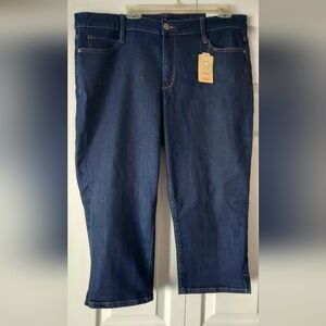 St.Johns bay womans capris